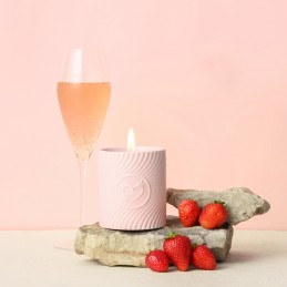 HighOnLove - Roosa Massaaži Küünal Strawberries & Champagne