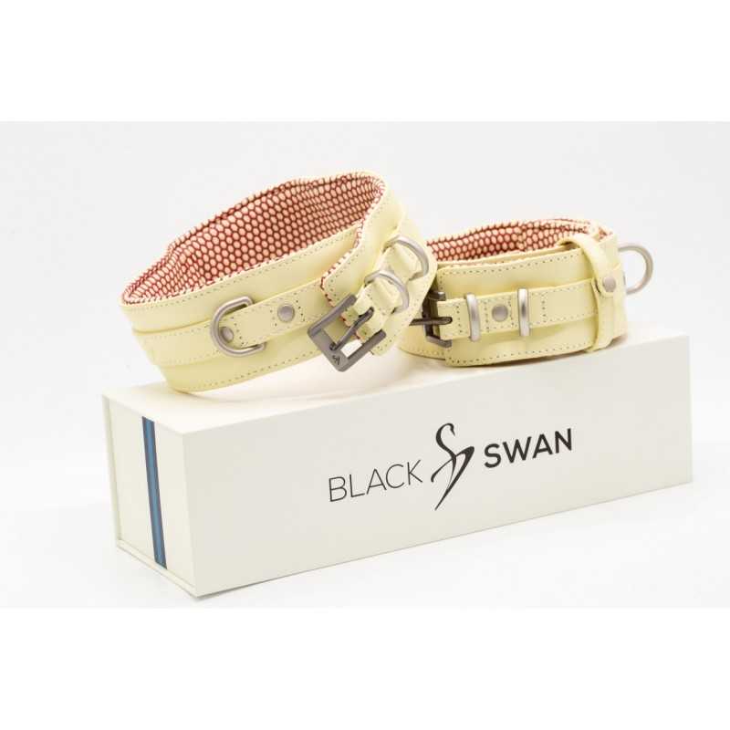 Black Swan Designz - Red Berry Nahast Reieahelad M